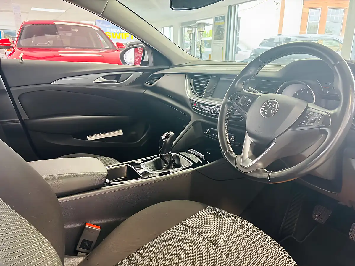Used 2017 Vauxhall Insignia Design Grand Sport White - Interior and Exterior details 17