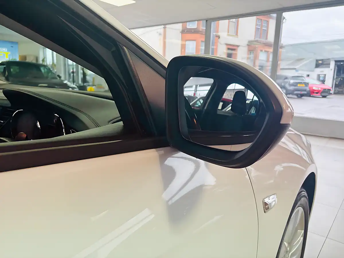 Used 2017 Vauxhall Insignia Design Grand Sport White - Interior and Exterior details 8