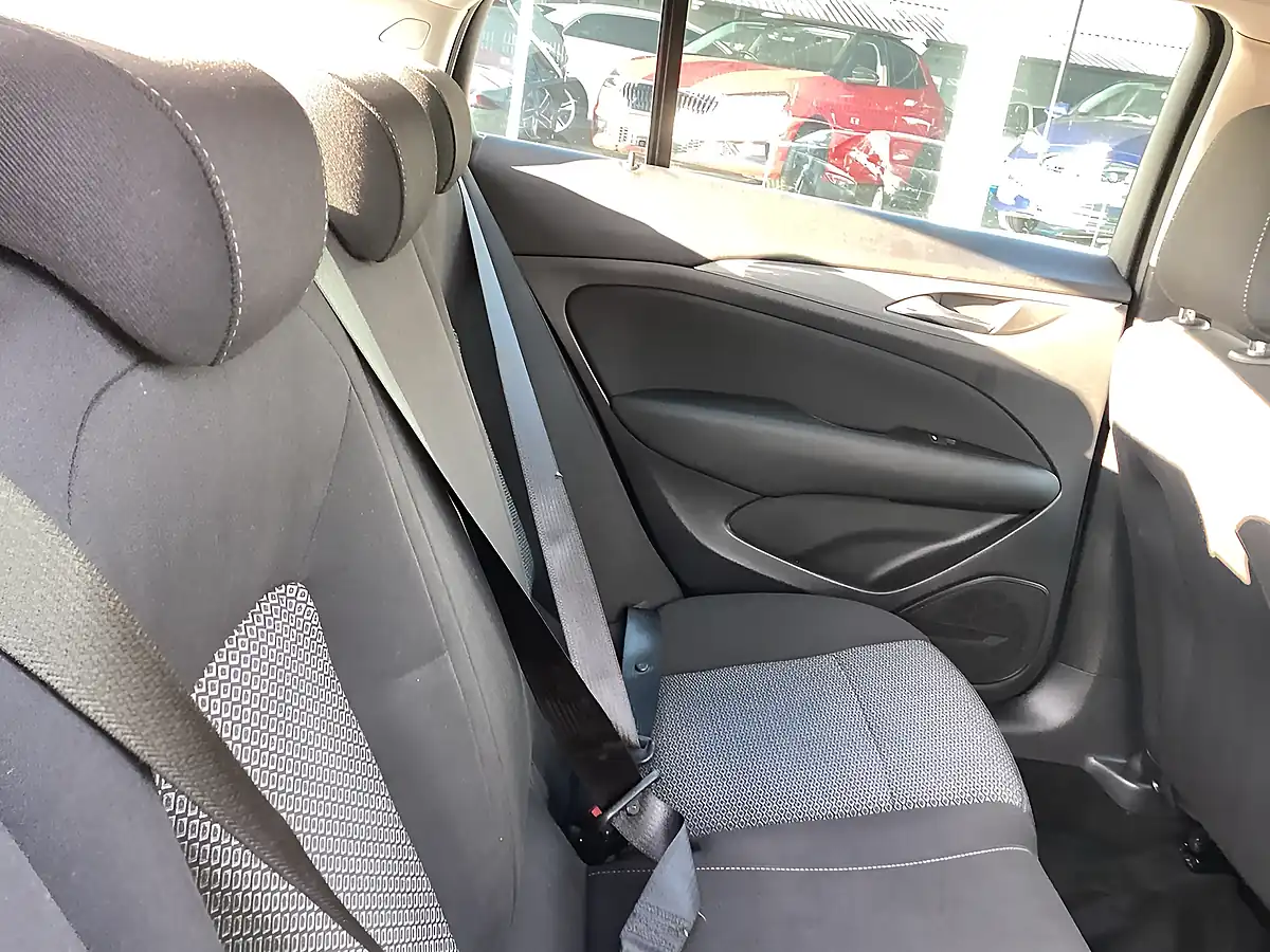 Used 2017 Vauxhall Insignia Design Grey - Interior and Exterior details 15