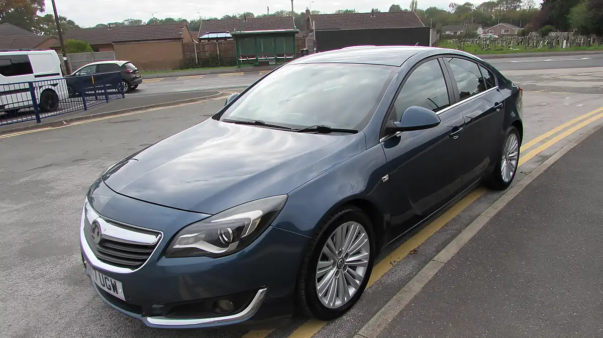 Used 2017 Vauxhall Insignia Design Nav Blue - Interior and Exterior details 3