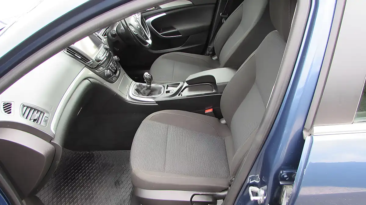 Used 2017 Vauxhall Insignia Design Nav Blue - Interior and Exterior details 9