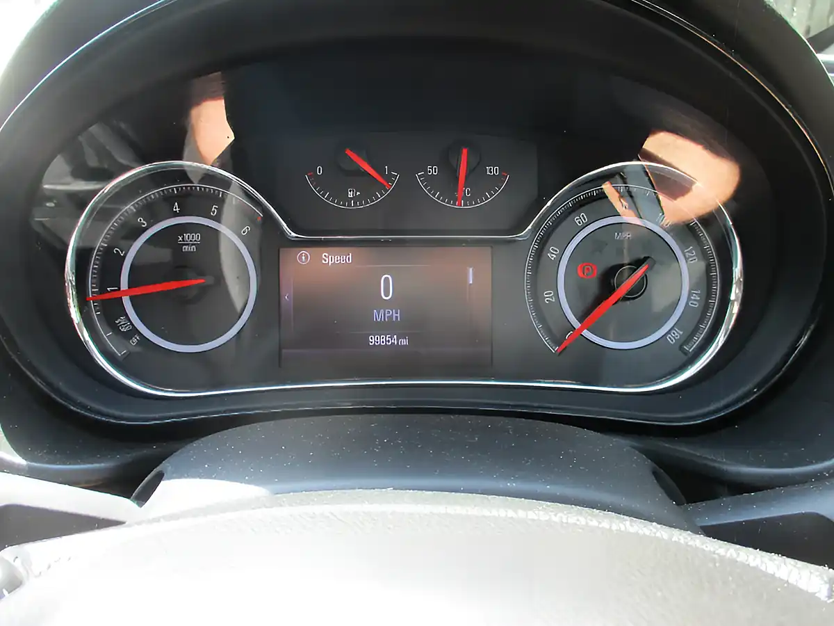 Used 2017 Vauxhall Insignia Design White - Interior and Exterior details 13