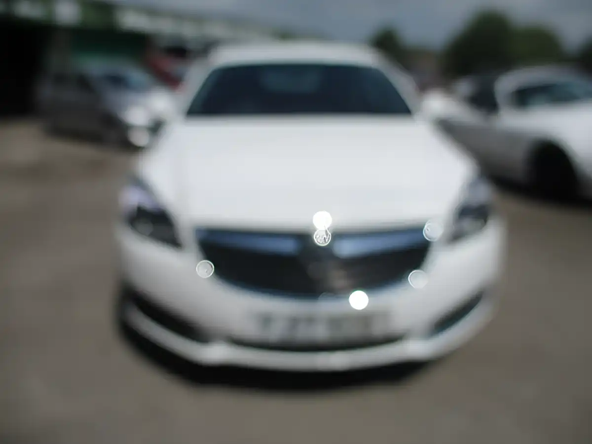 Used 2017 Vauxhall Insignia Design White - Interior and Exterior details 2