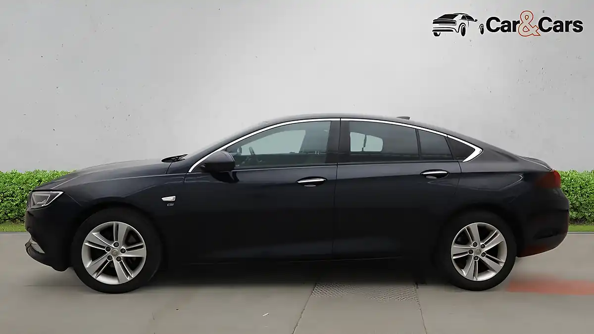 Used 2017 Vauxhall Insignia Elite Nav Blue - Interior and Exterior details 10