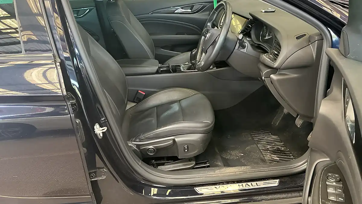 Used 2017 Vauxhall Insignia Elite Nav Blue - Interior and Exterior details 7