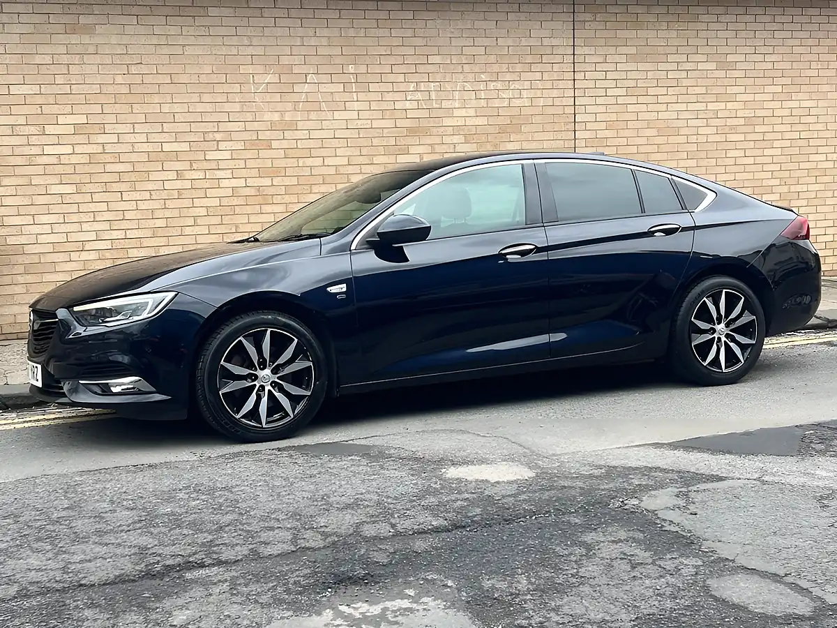 Used 2017 Vauxhall Insignia Elite Nav Blue - Interior and Exterior details 5