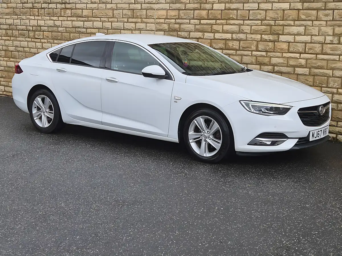 Used 2017 Vauxhall Insignia Elite Nav Grand Sport White - Interior and Exterior details 13