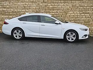 Used 2017 Vauxhall Insignia Elite Nav Grand Sport White - Interior and Exterior details 15
