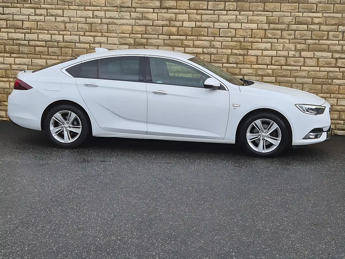 Used 2017 Vauxhall Insignia Elite Nav Grand Sport White - Interior and Exterior details 15