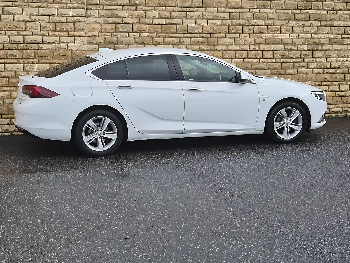 Used 2017 Vauxhall Insignia Elite Nav Grand Sport White - Interior and Exterior details 16