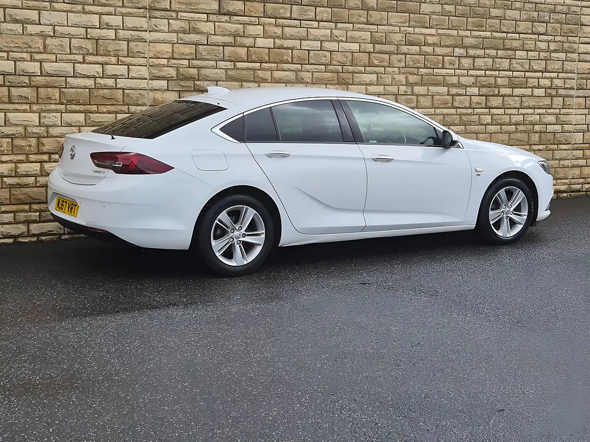 Used 2017 Vauxhall Insignia Elite Nav Grand Sport White - Interior and Exterior details 17