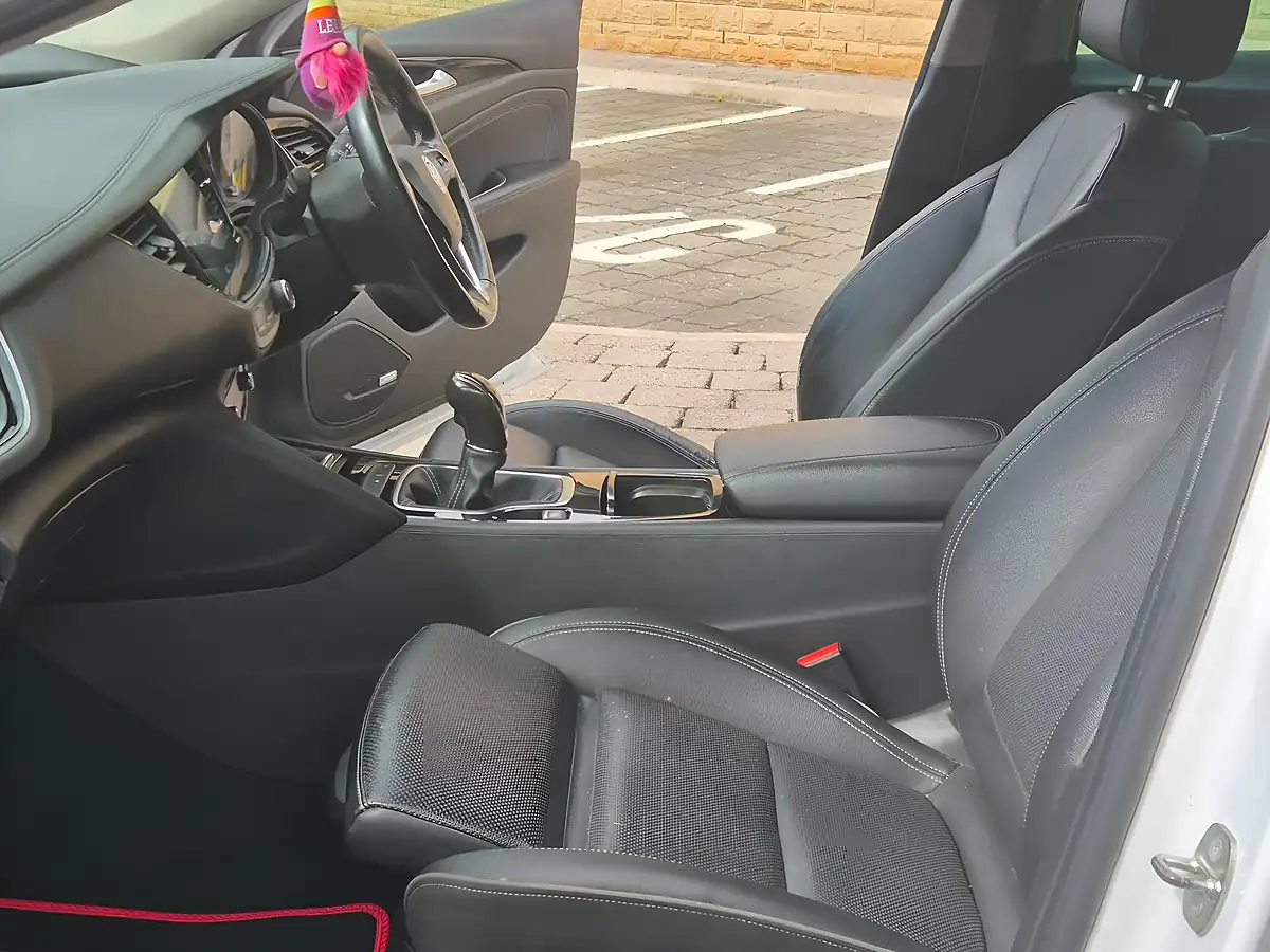 Used 2017 Vauxhall Insignia Elite Nav Grand Sport White - Interior and Exterior details 18