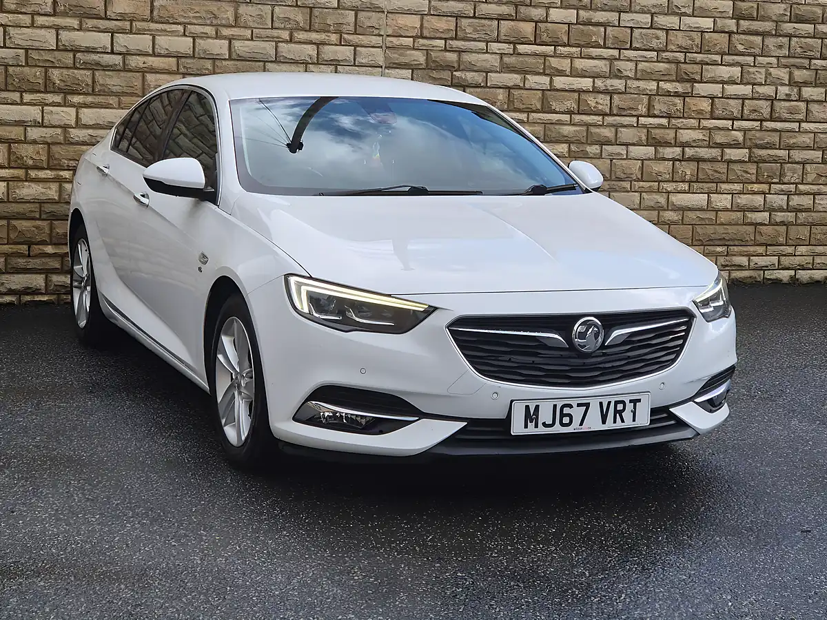 Used 2017 Vauxhall Insignia Elite Nav Grand Sport White - Interior and Exterior details 9
