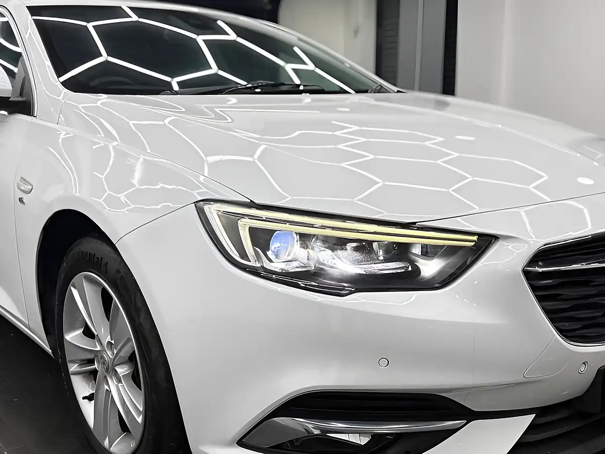 Used 2017 Vauxhall Insignia Elite Nav Grand Sport White - Interior and Exterior details 10
