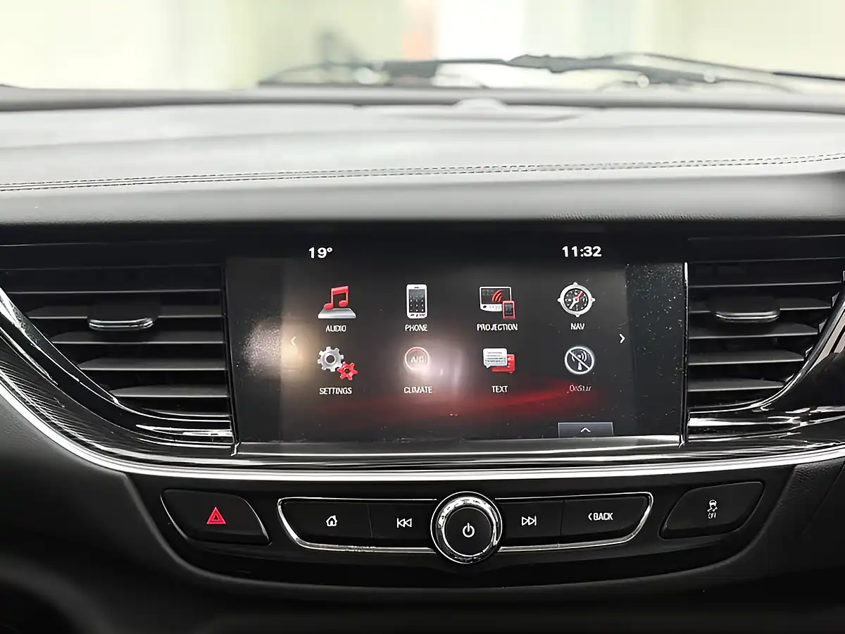 Used 2017 Vauxhall Insignia Elite Nav Grand Sport White - Interior and Exterior details 16