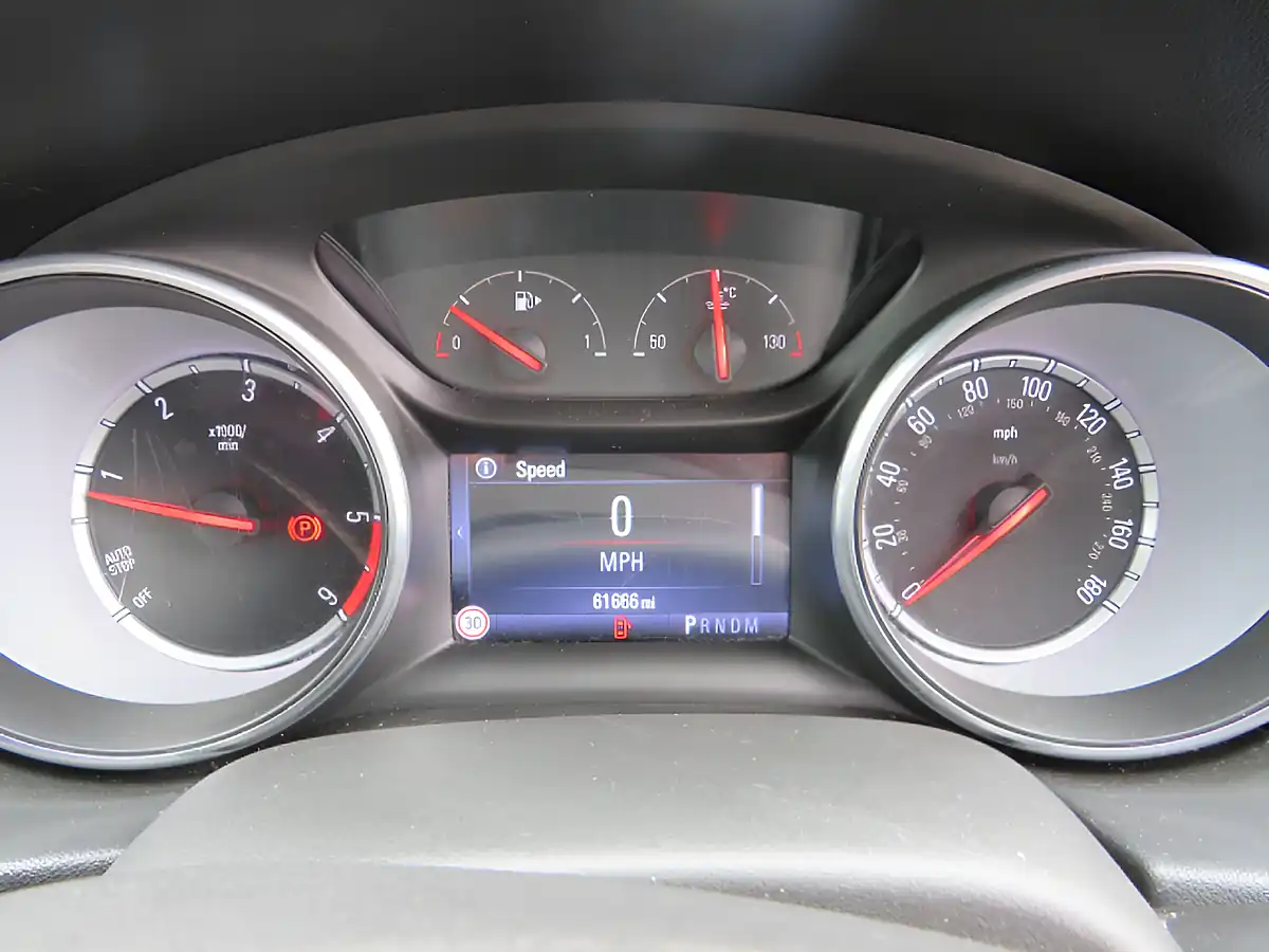 Used 2017 Vauxhall Insignia Sri Nav Grand Sport Grey - Interior and Exterior details 17