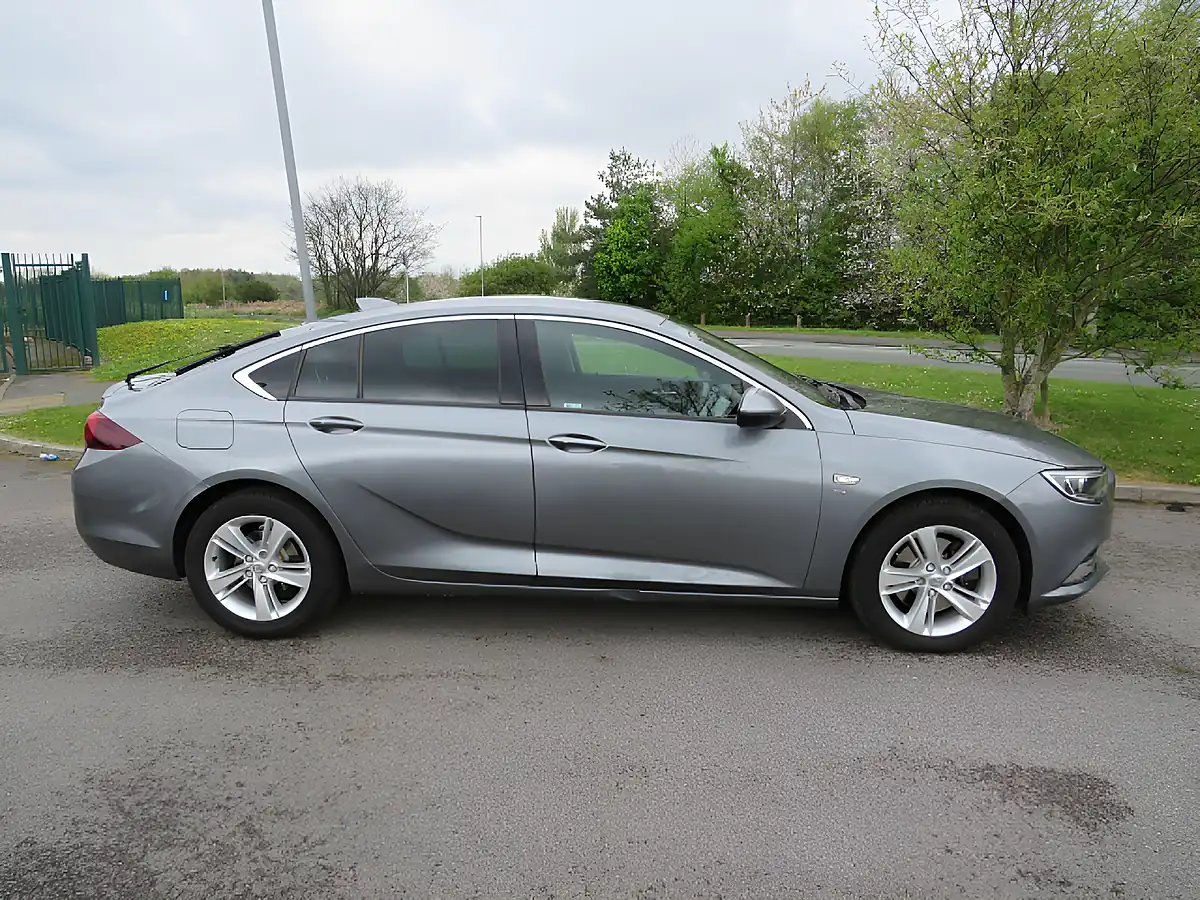 Used 2017 Vauxhall Insignia Sri Nav Grand Sport Grey - Interior and Exterior details 2