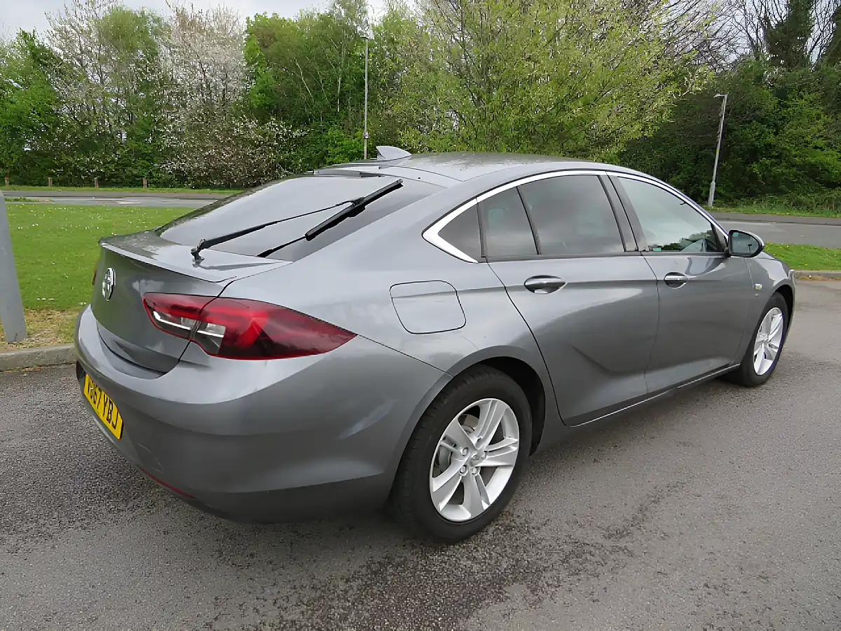 Used 2017 Vauxhall Insignia Sri Nav Grand Sport Grey - Interior and Exterior details 3