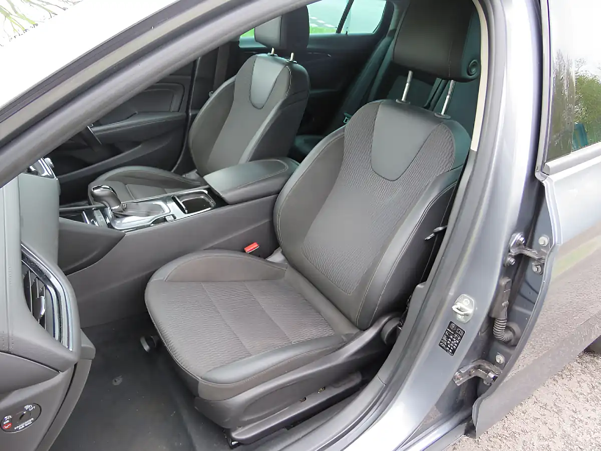 Used 2017 Vauxhall Insignia Sri Nav Grand Sport Grey - Interior and Exterior details 9