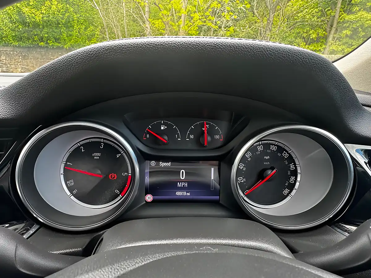 Used 2017 Vauxhall Insignia Sri Nav Grand Sport Grey - Interior and Exterior details 12