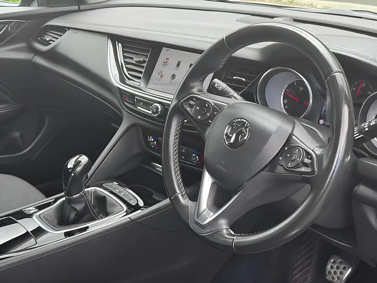 Used 2017 Vauxhall Insignia Sri Nav Grand Sport Grey - Interior and Exterior details 14