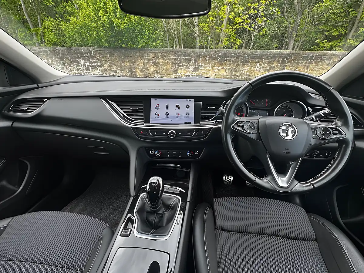 Used 2017 Vauxhall Insignia Sri Nav Grand Sport Grey - Interior and Exterior details 2