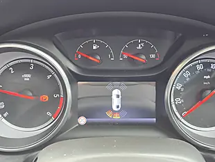 Used 2017 Vauxhall Insignia Sri Nav White - Interior and Exterior details 10