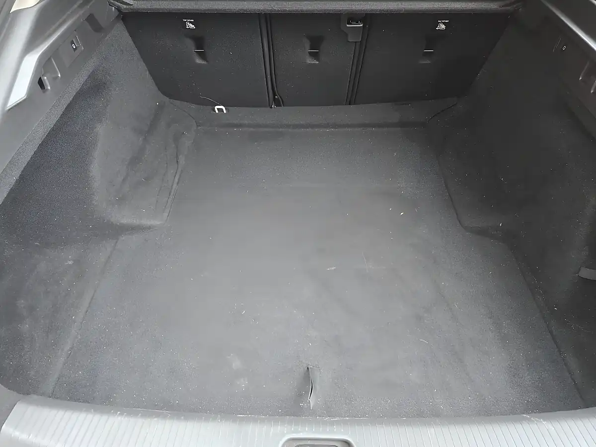 Used 2017 Vauxhall Insignia Sri Nav White - Interior and Exterior details 19