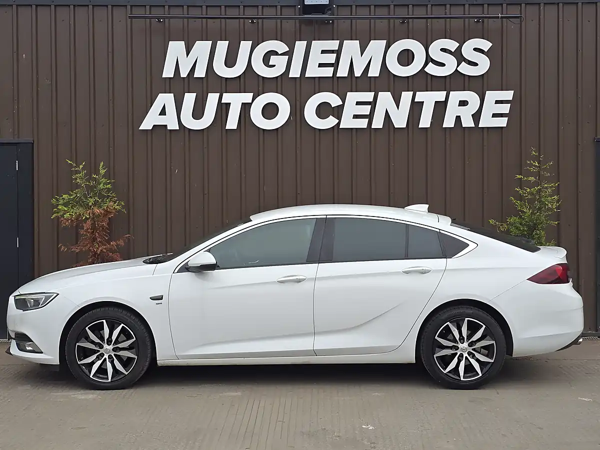 Used 2017 Vauxhall Insignia Sri Nav White - Interior and Exterior details 4