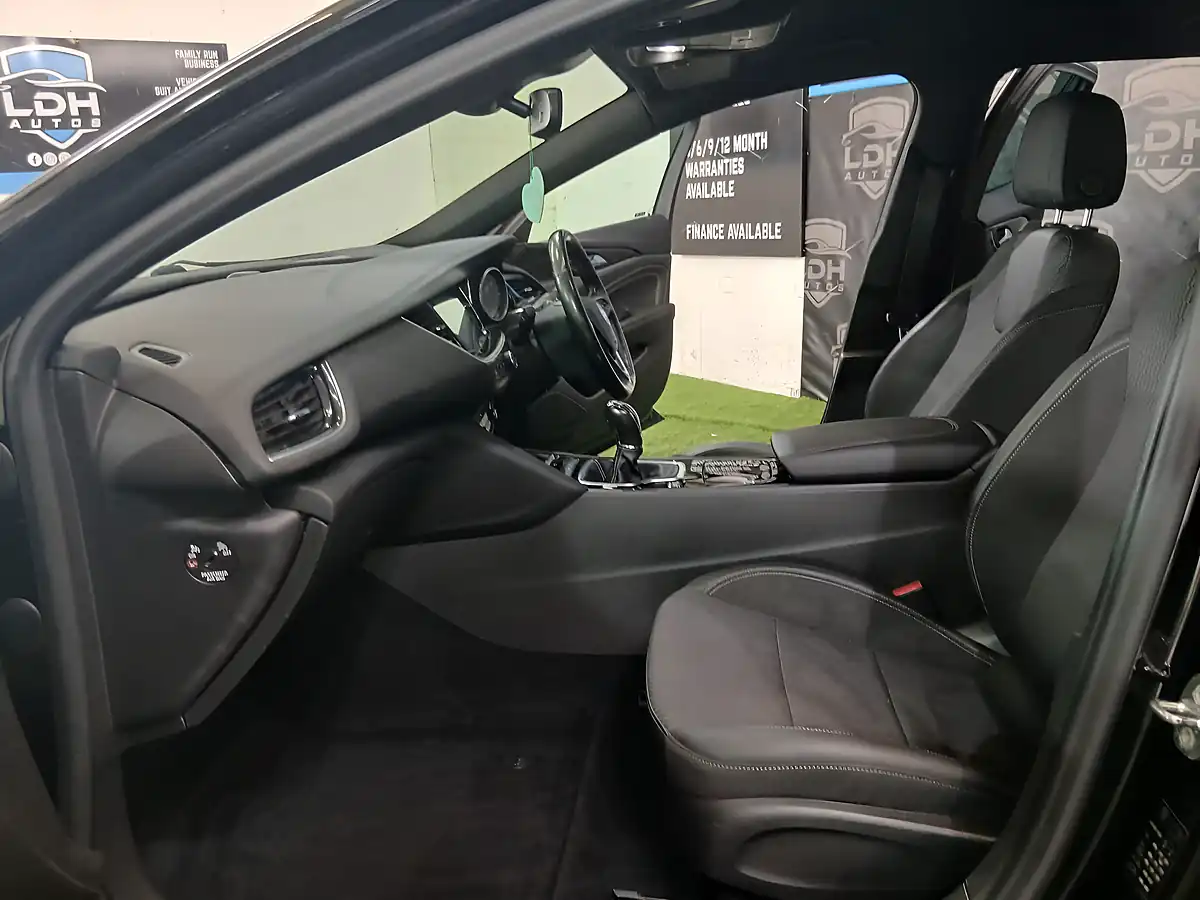 Used 2017 Vauxhall Insignia Sri Vx Line Nav Black - Interior and Exterior details 10