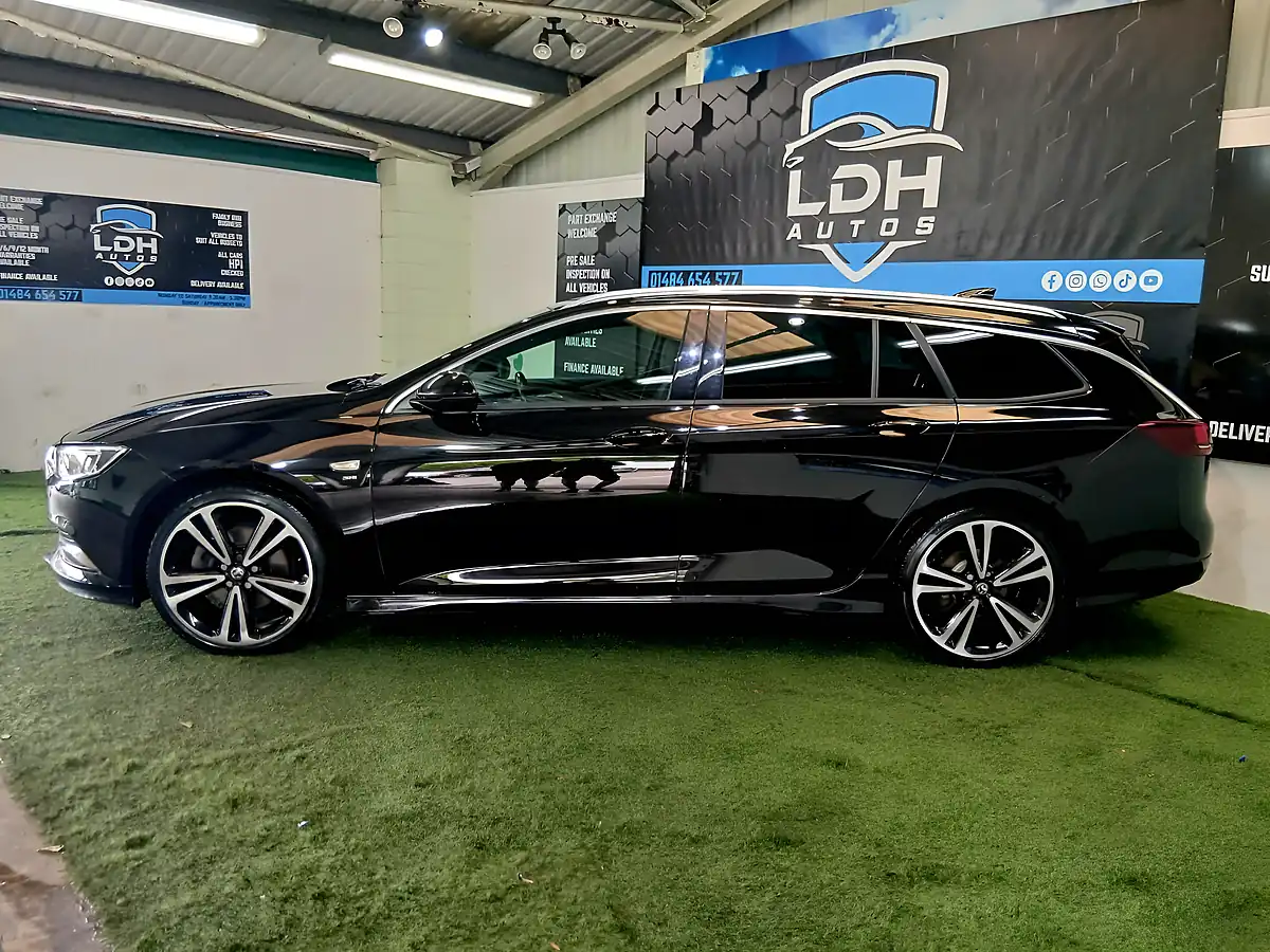 Used 2017 Vauxhall Insignia Sri Vx Line Nav Black - Interior and Exterior details 5