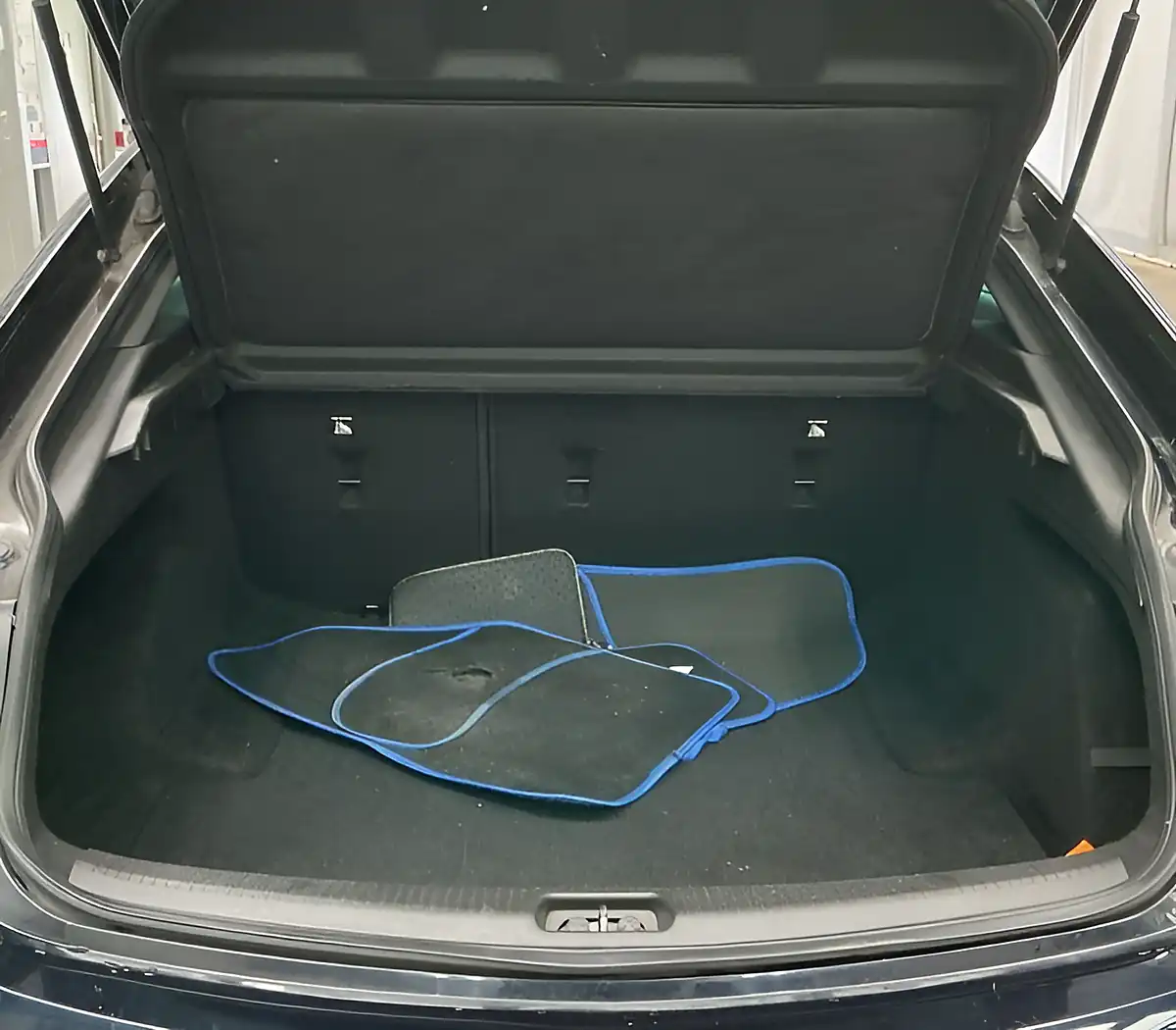 Used 2017 Vauxhall Insignia Sri Vx Line Nav Grand Sport Blue - Interior and Exterior details 5