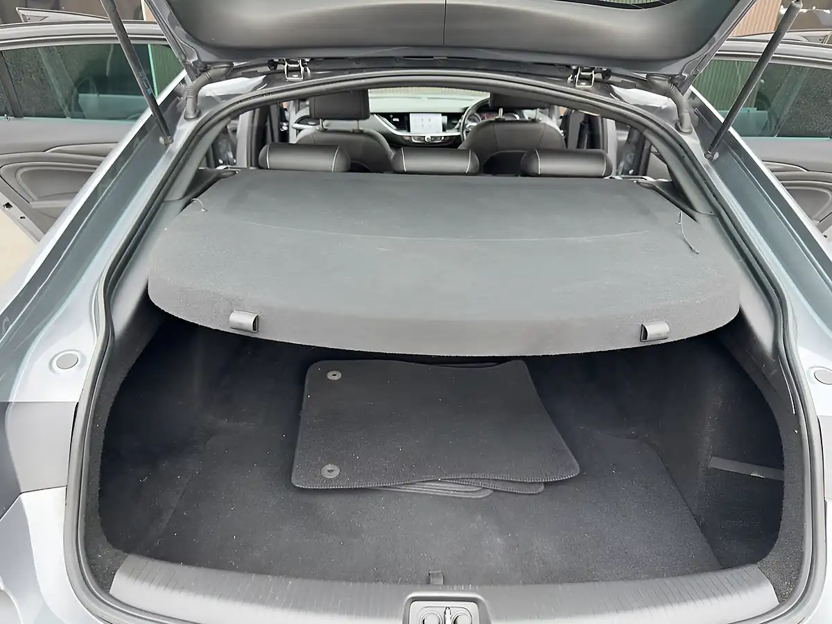 Used 2017 Vauxhall Insignia Sri Vx Line Nav Grand Sport Grey - Interior and Exterior details 15