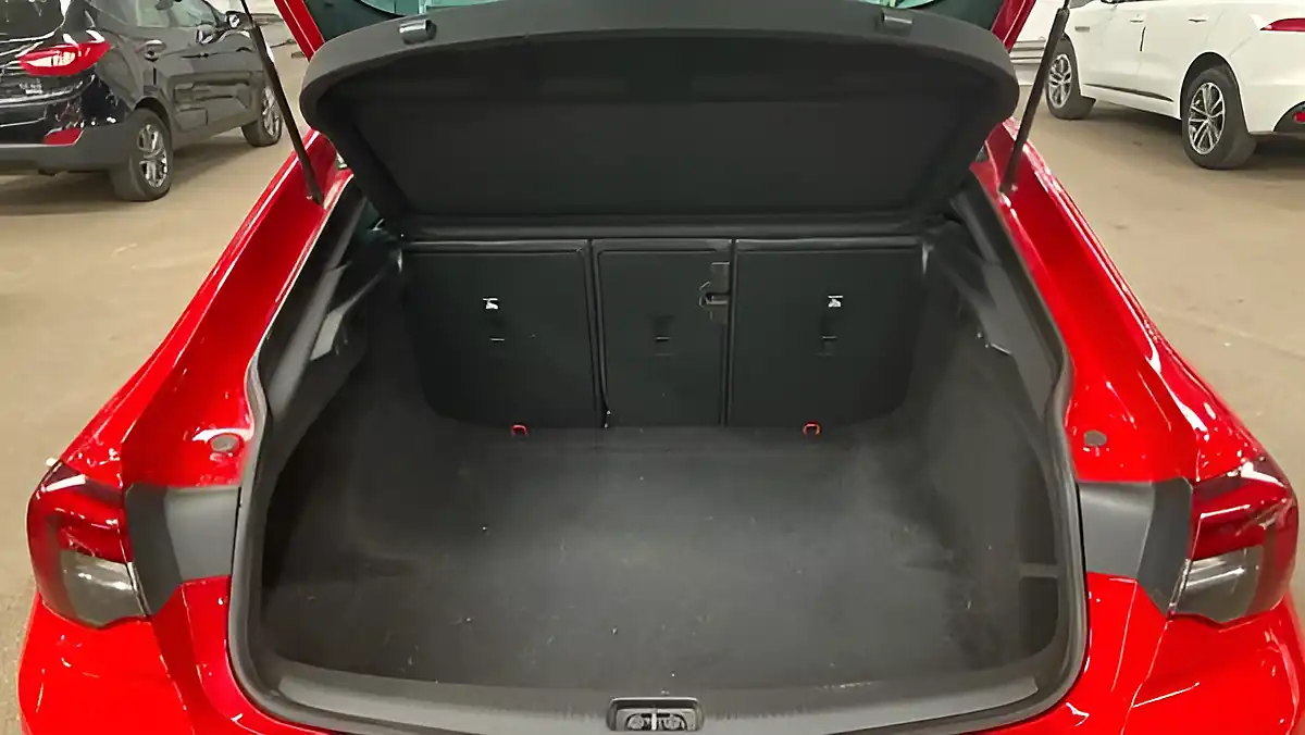 Used 2017 Vauxhall Insignia Sri Vx Line Nav Grand Sport Red - Interior and Exterior details 13