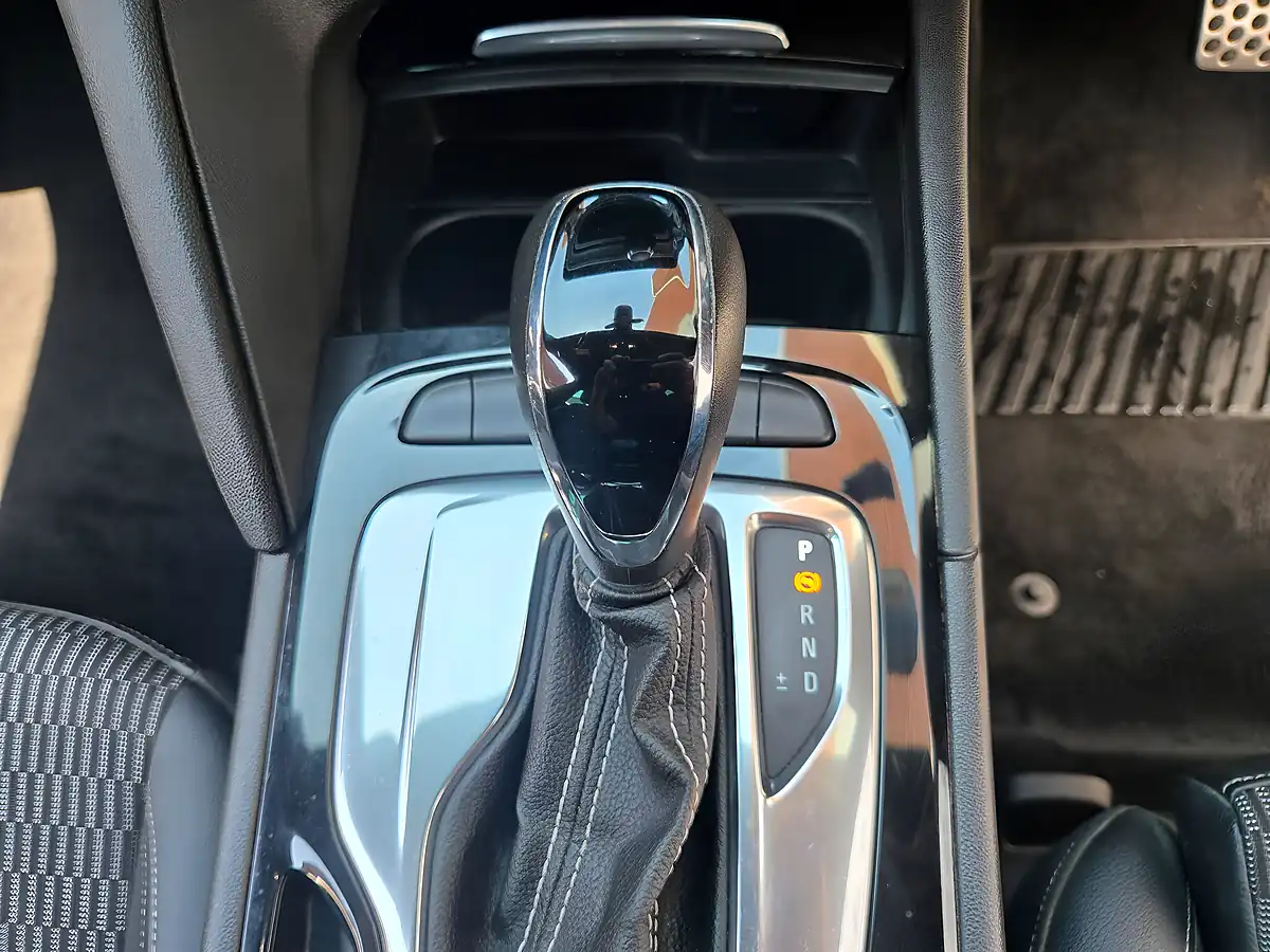 Used 2017 Vauxhall Insignia Sri Vx Line Nav Grand Sport White - Interior and Exterior details 13