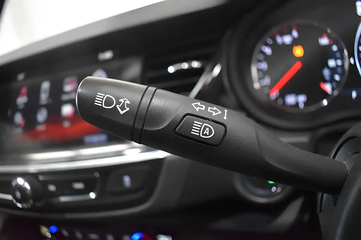 Used 2017 Vauxhall Insignia Sri Vx Line Nav Red - Interior and Exterior details 16