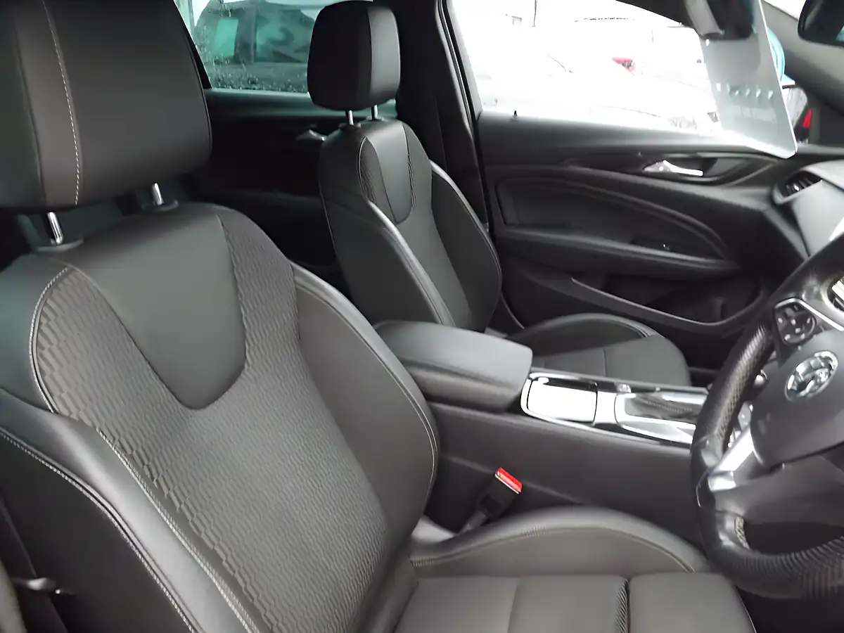 Used 2017 Vauxhall Insignia Sri Vx Line Nav Sports Tourer Red - Interior and Exterior details 15