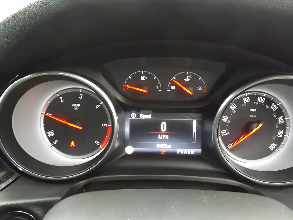 Used 2017 Vauxhall Insignia Sri Vx Line Nav Sports Tourer Red - Interior and Exterior details 19