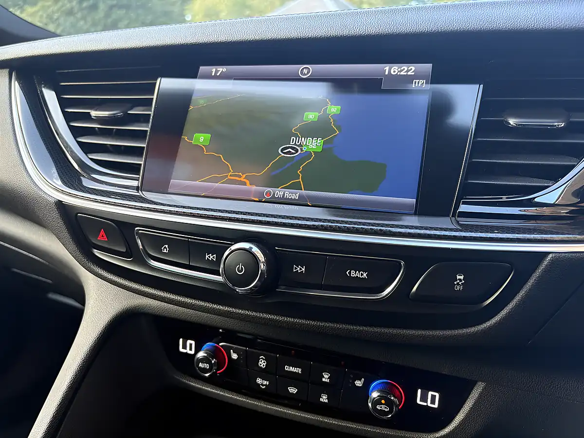 Used 2017 Vauxhall Insignia Sri Vx Line Nav White - Interior and Exterior details 6