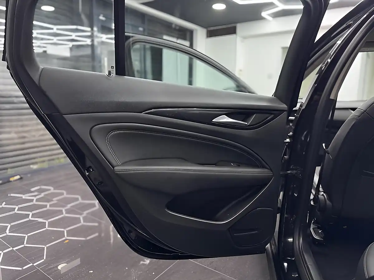 Used 2017 Vauxhall Insignia Tech Line Nav Black - Interior and Exterior details 14