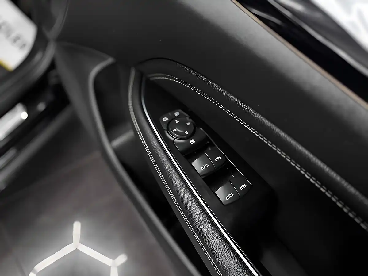 Used 2017 Vauxhall Insignia Tech Line Nav Black - Interior and Exterior details 16