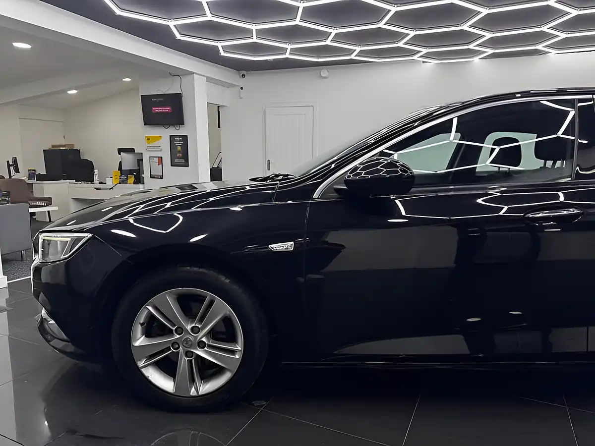 Used 2017 Vauxhall Insignia Tech Line Nav Black - Interior and Exterior details 4