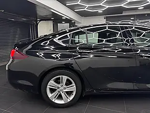 Used 2017 Vauxhall Insignia Tech Line Nav Black - Interior and Exterior details 9