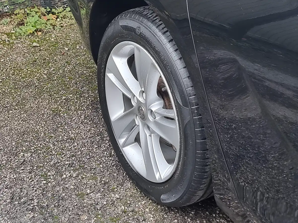 Used 2017 Vauxhall Insignia Tech Line Nav Grand Sport Black - Interior and Exterior details 12