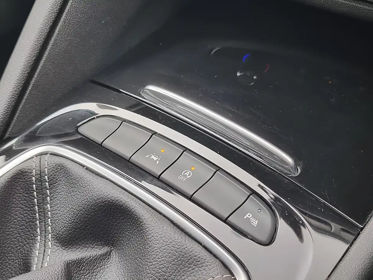 Used 2017 Vauxhall Insignia Tech Line Nav Grand Sport Black - Interior and Exterior details 18