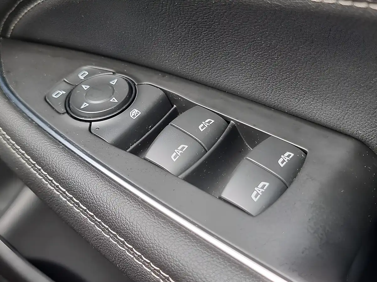 Used 2017 Vauxhall Insignia Tech Line Nav Grand Sport Black - Interior and Exterior details 20
