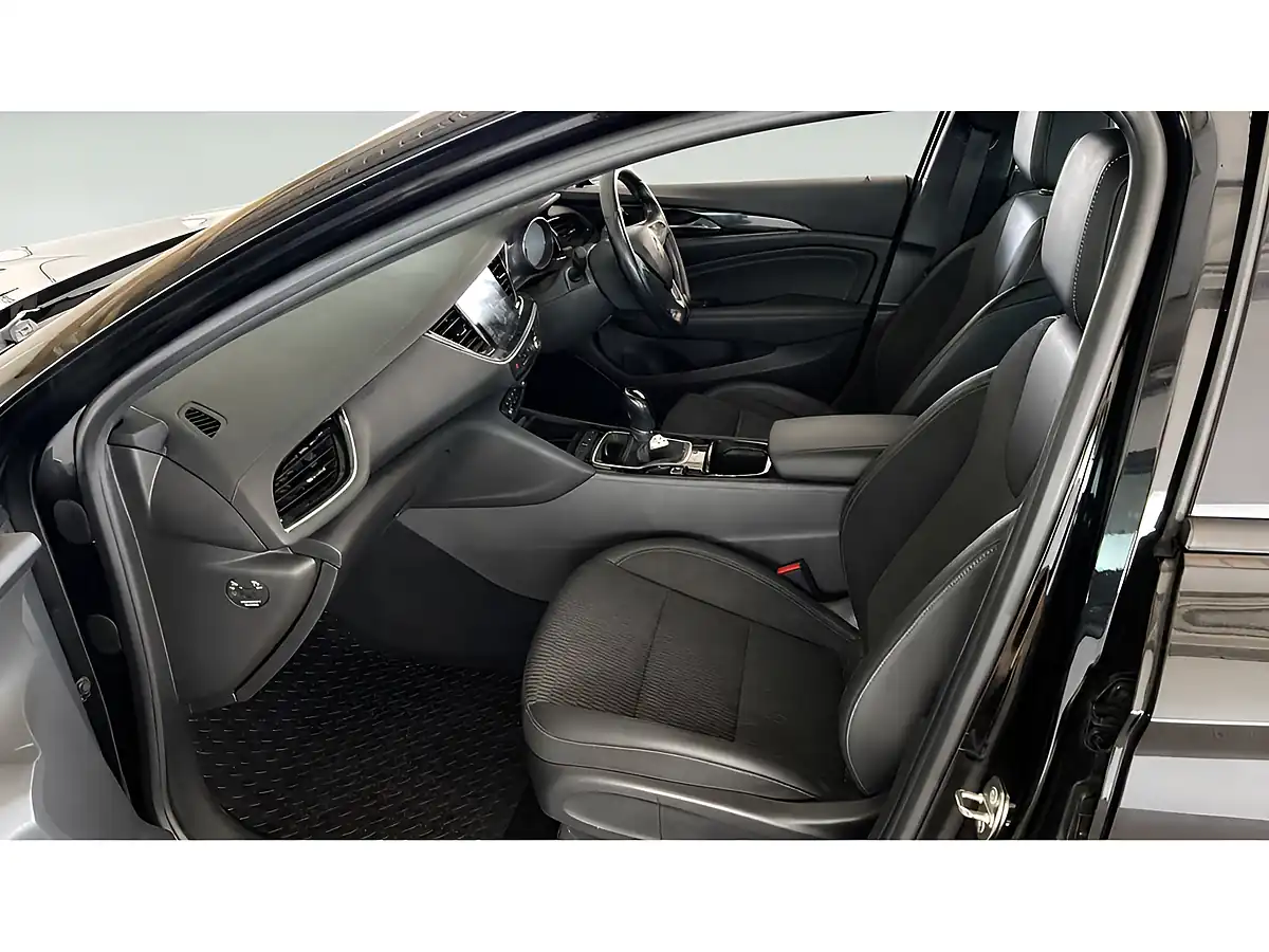 Used 2017 Vauxhall Insignia Vx Line Sri Grand Sport Black - Interior and Exterior details 7