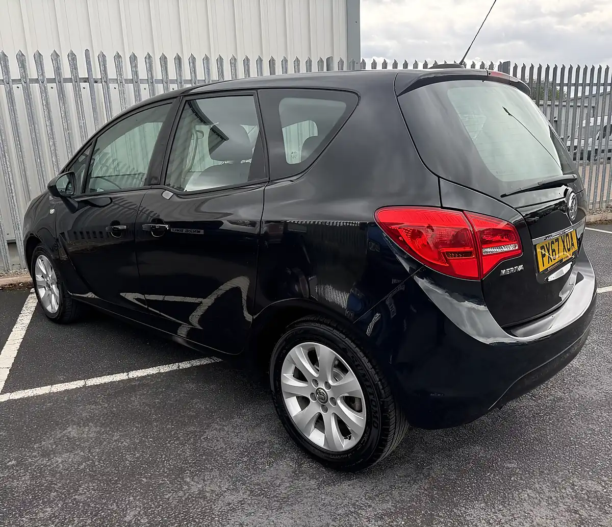 Used 2017 Vauxhall Meriva Life Black - Interior and Exterior details 4