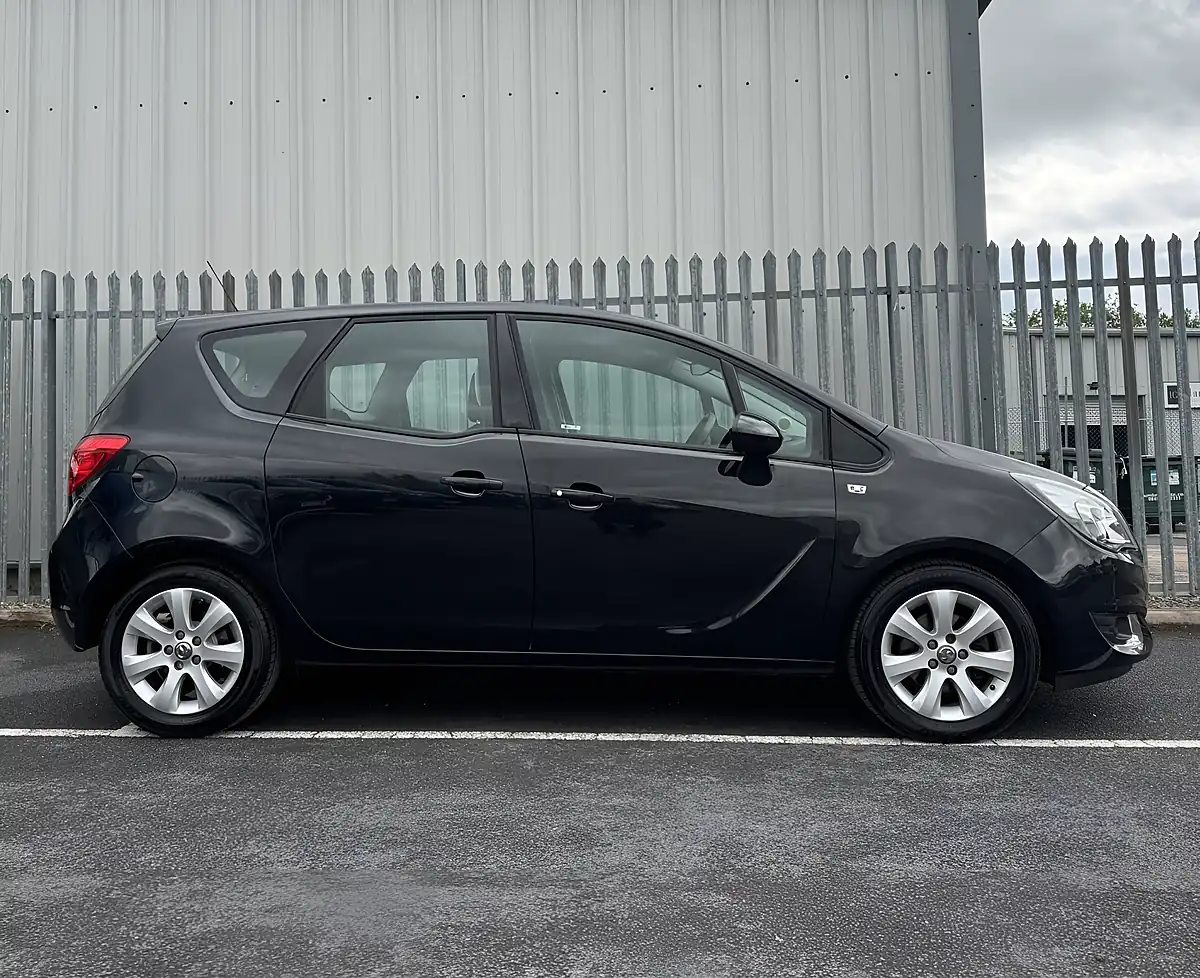 Used 2017 Vauxhall Meriva Life Black - Interior and Exterior details 7