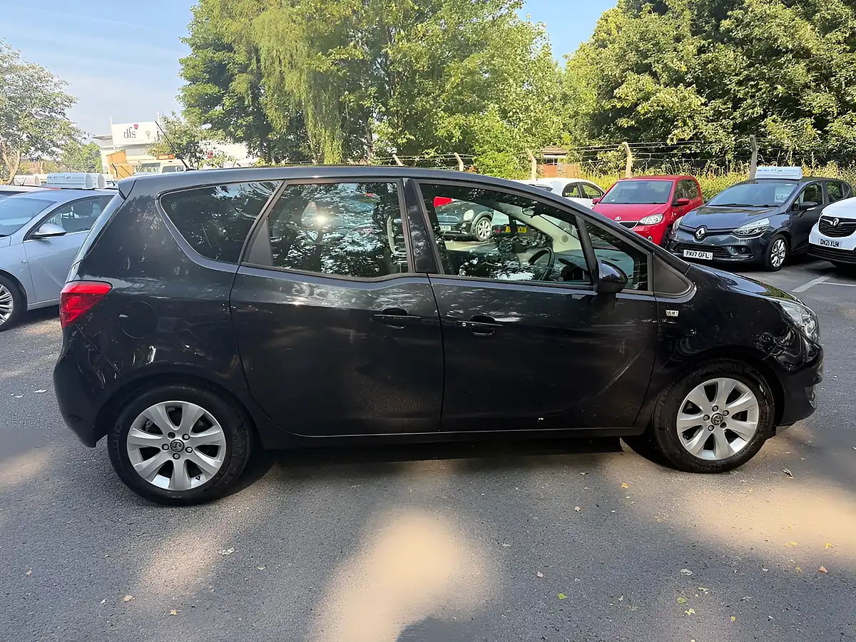 Used 2017 Vauxhall Meriva Life Black - Interior and Exterior details 8